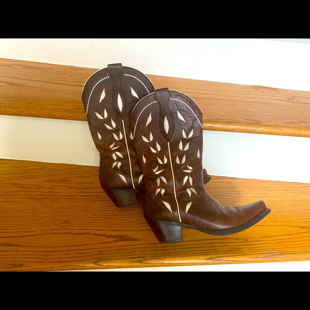 Ariat size 8.5 women’s boots